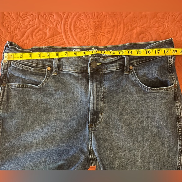 Wrangler Retro Men's Slim Straight Jeans, Size 38 x 32,
Like New! - Picture 11 of 13